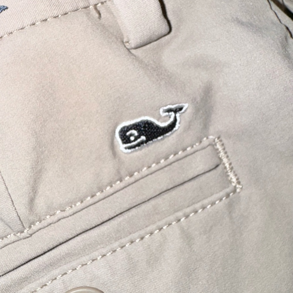 Vineyard Vines boys tan performance shorts size 7  - adjustable waist